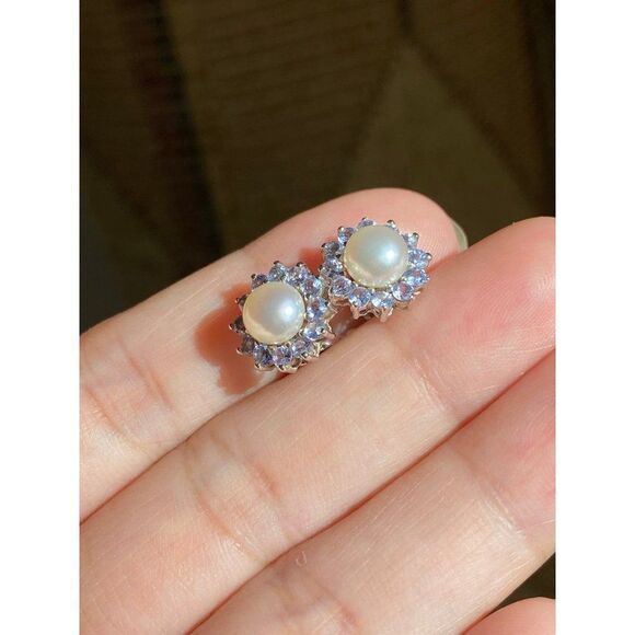 Stunning 14k Flower Shaped Tanzanite & Pearl Stud Earrings - Picture 8 of 16